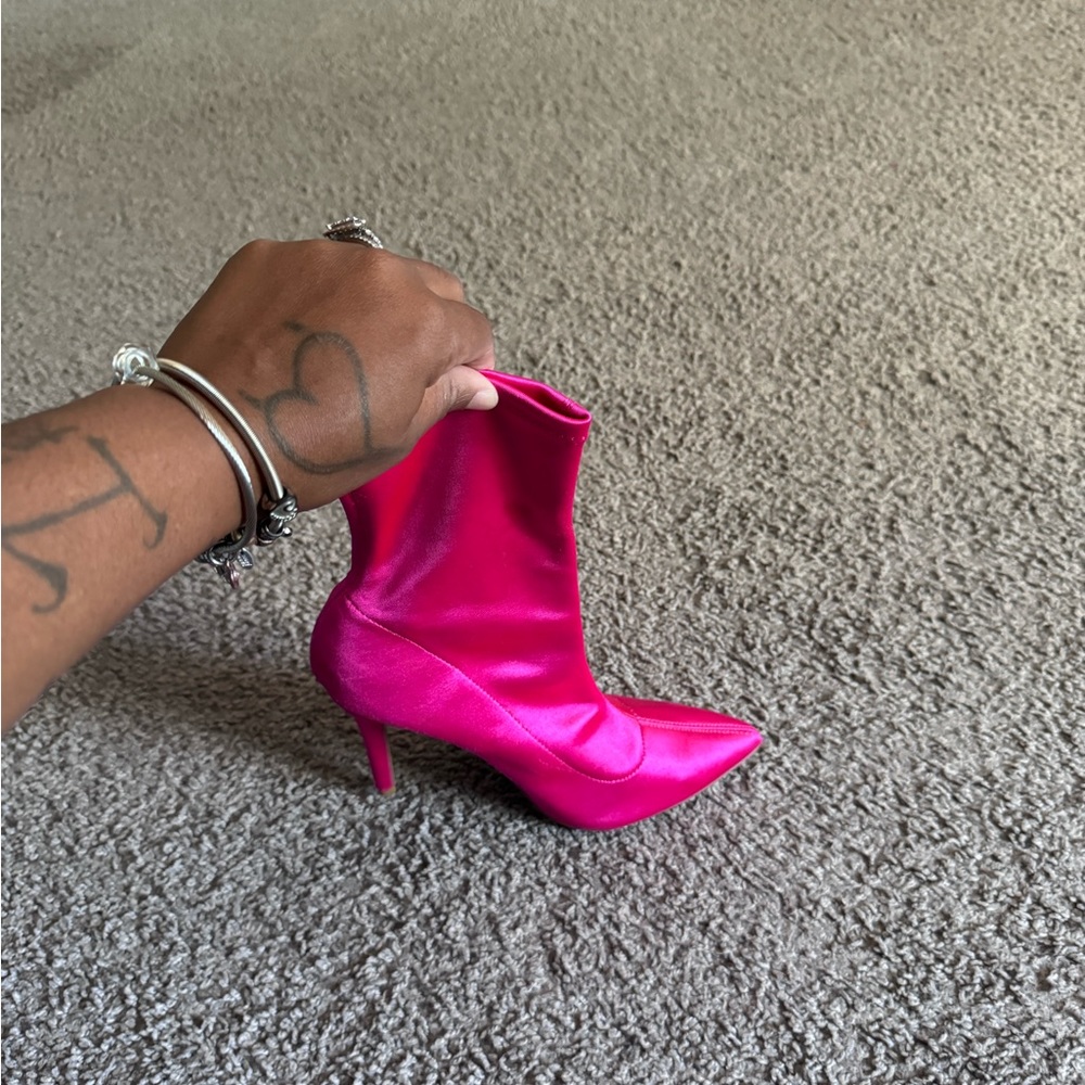Very cute and easy to walk in